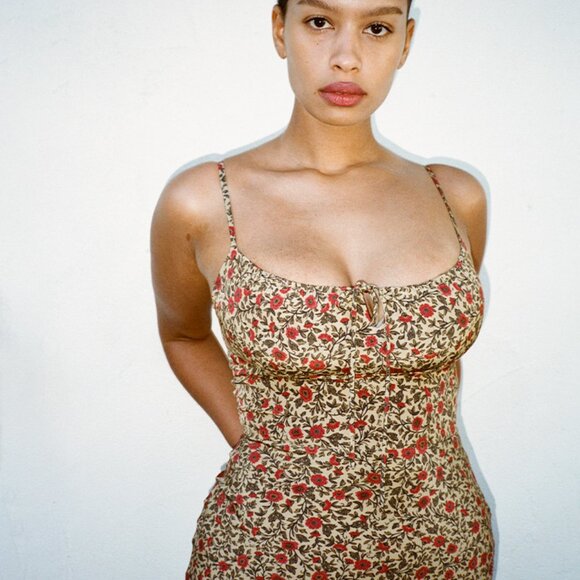 Realisation Par THE ALBA in Dahlia - Picture 3 of 5